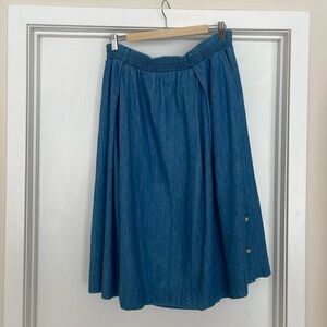 Pleated denim skirt